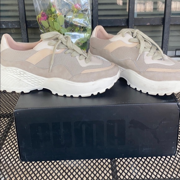 Shoes - Picture 1 of 3